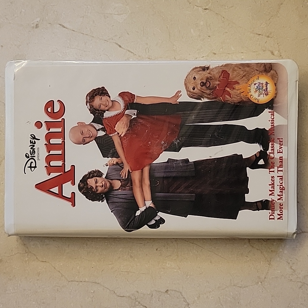 Disney's Annie VHS Tape